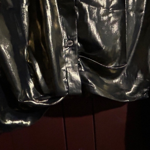 Le Superbe Metallic Sunset Tower Tuck Cropped Blouse Gold Size 6 - Picture 8 of 16